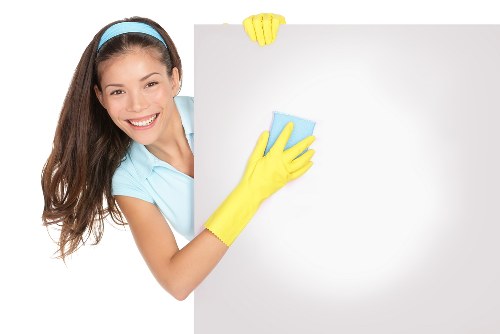 Deep bathroom cleaning in Roehampton property