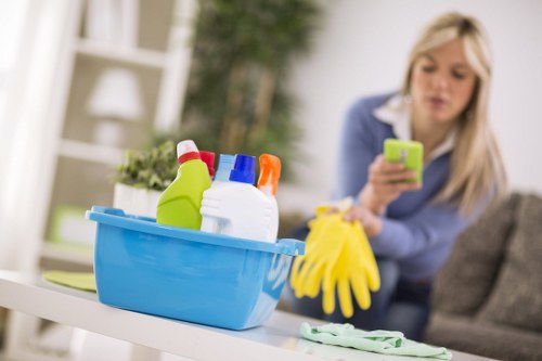 Service terms document for oven cleaning with cancellation and payment rules